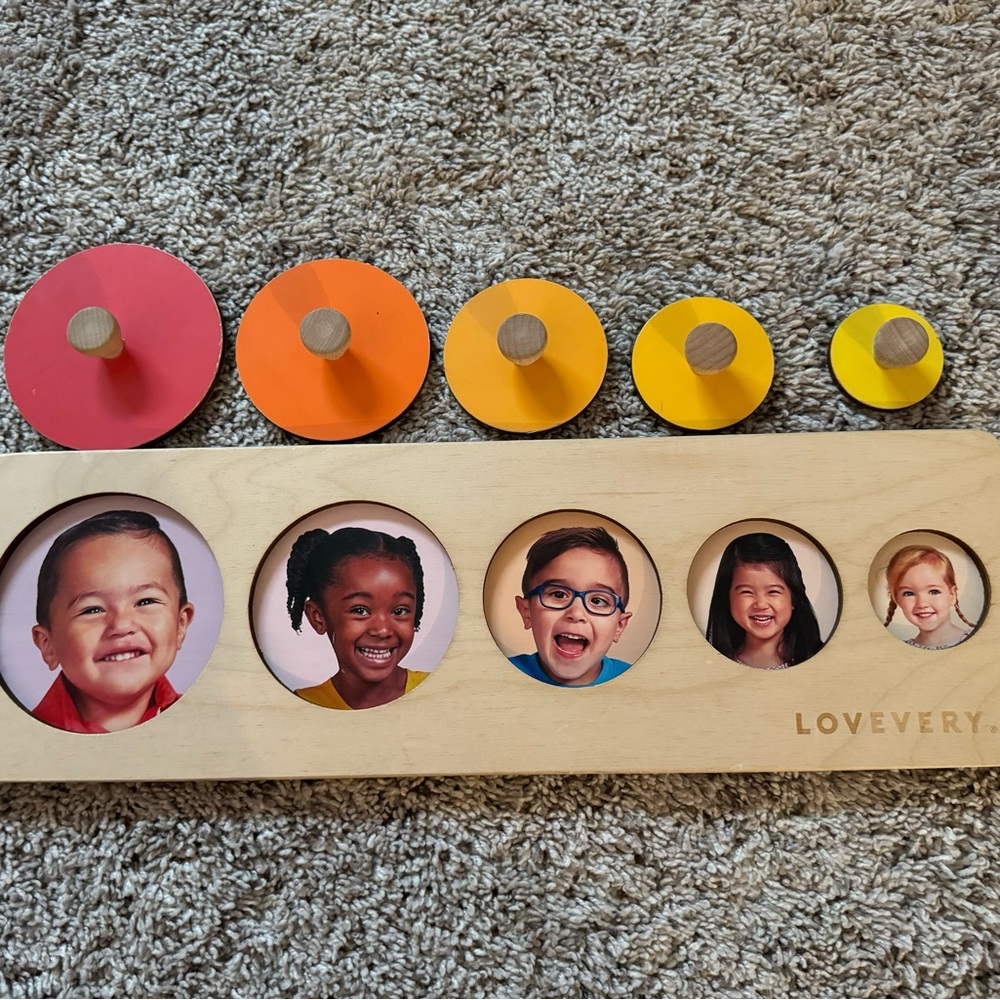 Lovevery Circle of Friends Puzzle